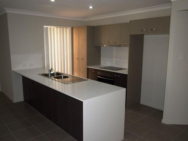 34 John Crescent, Pimpama QLD 4209