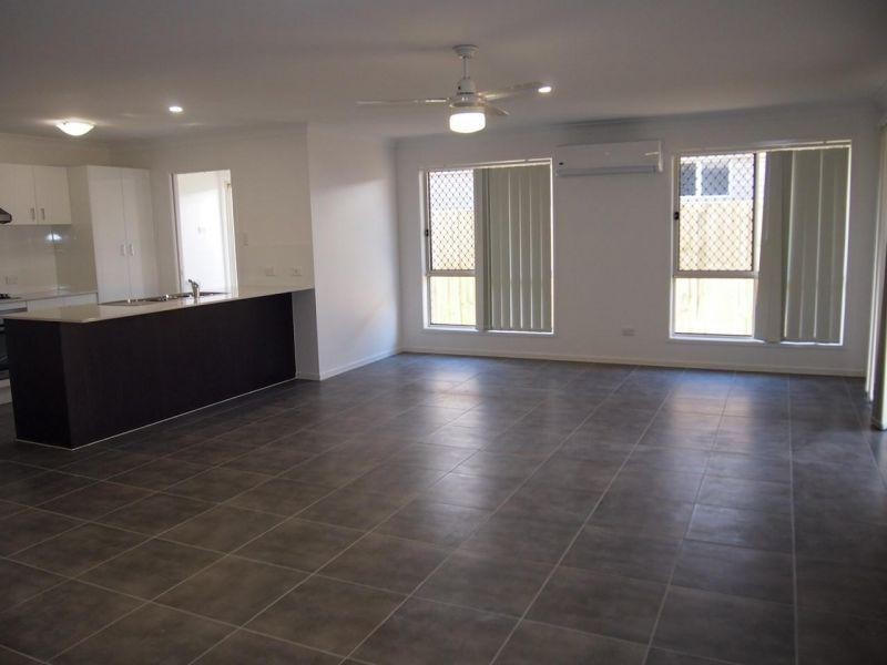 16 Steven Crescent, Pimpama QLD 4209