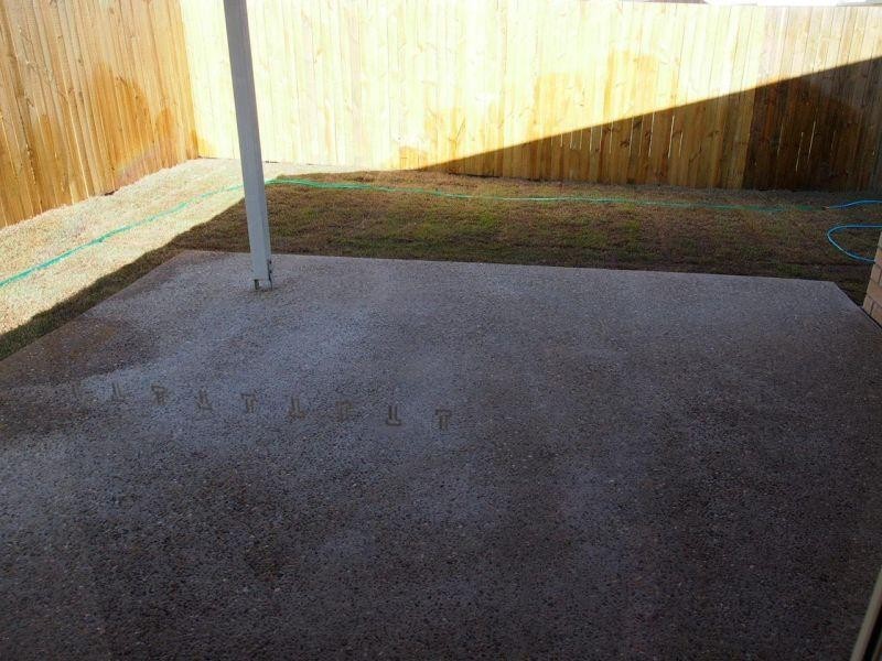 16 Steven Crescent, Pimpama QLD 4209