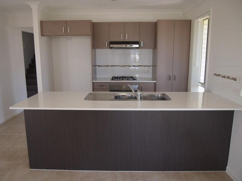 8 Loftus Street, Ormeau QLD 4208
