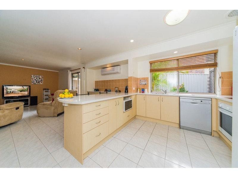 15 Penrith Court, Helensvale QLD 4212