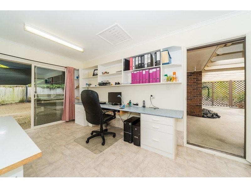 15 Penrith Court, Helensvale QLD 4212