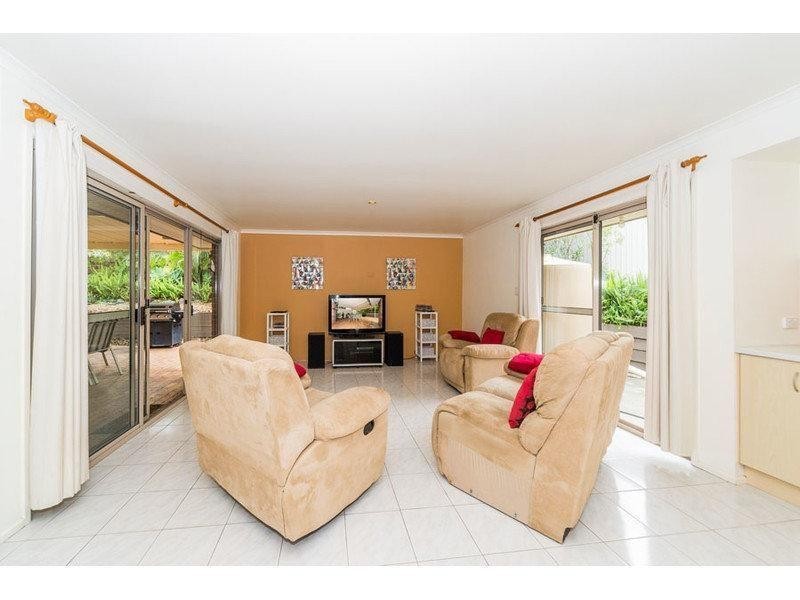 15 Penrith Court, Helensvale QLD 4212