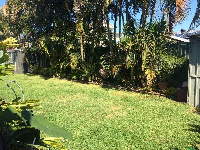 16 St Nicholas Street, Runaway Bay QLD 4216