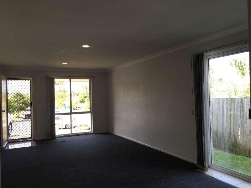 1/12 Calvary Court, Labrador QLD 4215