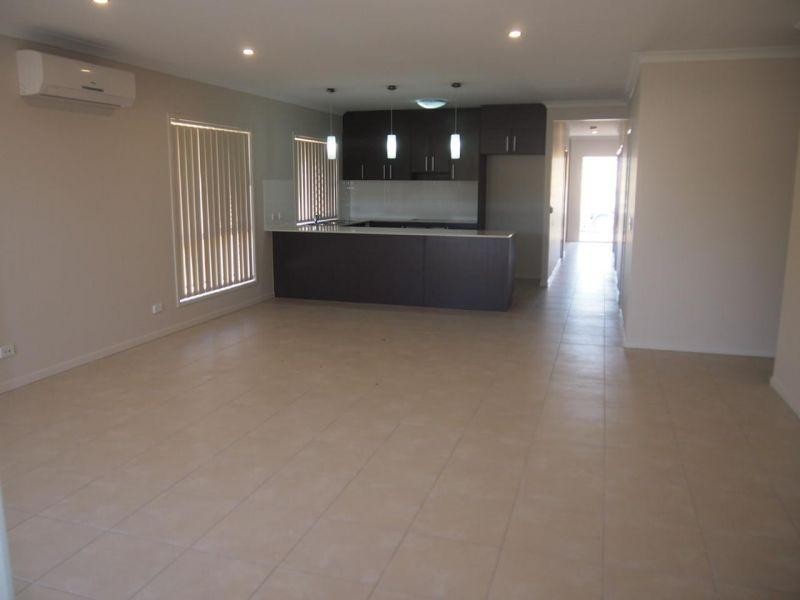 58 Cummings Circuit, Willow Vale QLD 4209