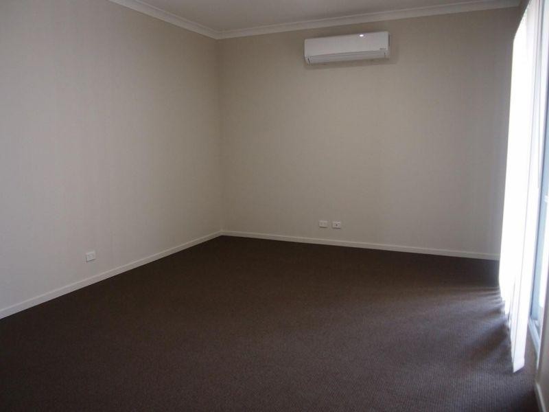 6 Rickard Close, Pimpama QLD 4209