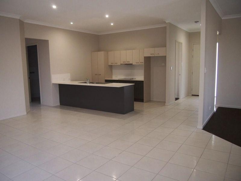 6 Rickard Close, Pimpama QLD 4209