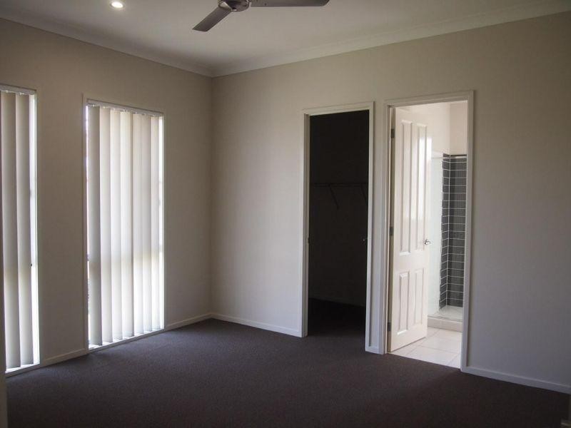 6 Rickard Close, Pimpama QLD 4209