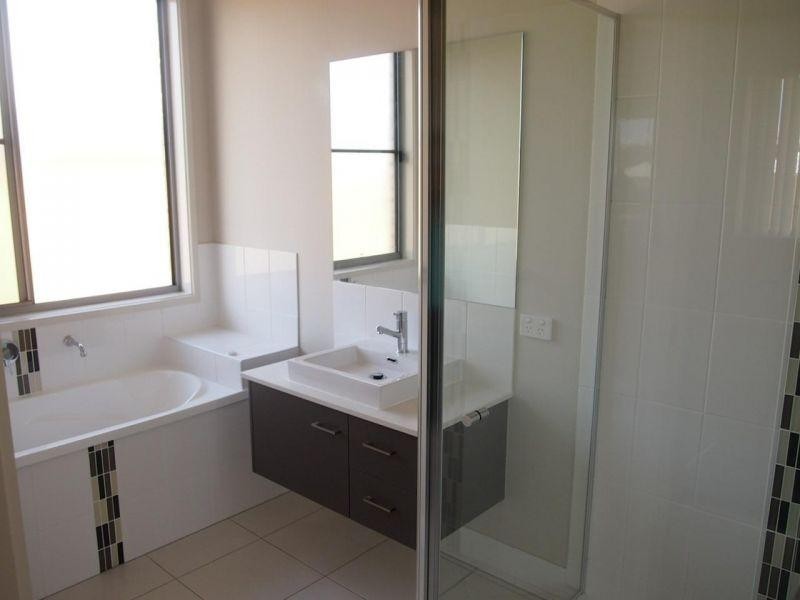6 Rickard Close, Pimpama QLD 4209