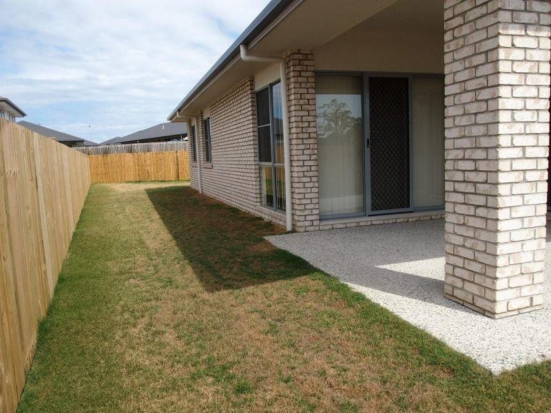 6 Rickard Close, Pimpama QLD 4209