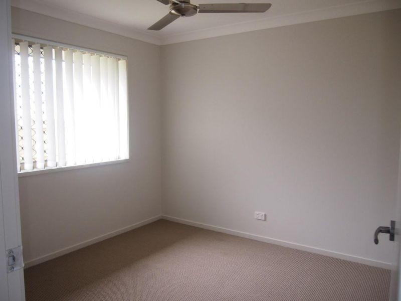 8 Rickard Close, Pimpama QLD 4209