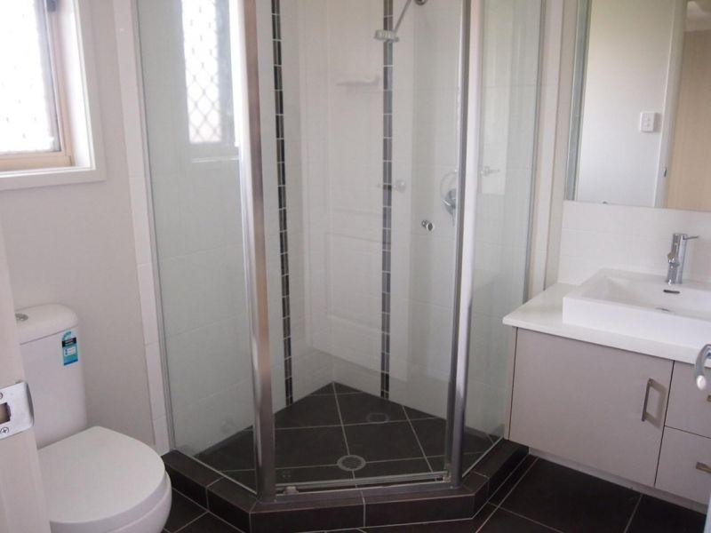 8 Rickard Close, Pimpama QLD 4209