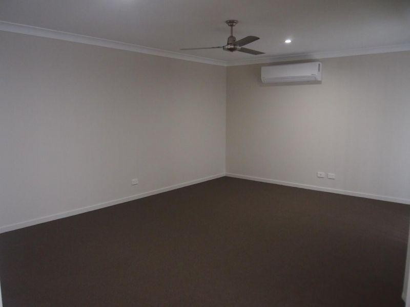 7 Rickard Close, Pimpama QLD 4209