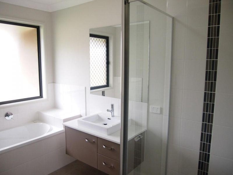 5 Rickard Close, Pimpama QLD 4209
