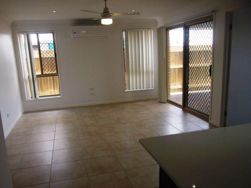 16 McVeigh Street, Pimpama QLD 4209