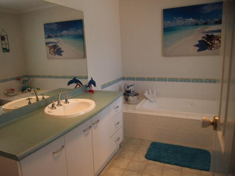 3 Tammy Court, Helensvale QLD 4212