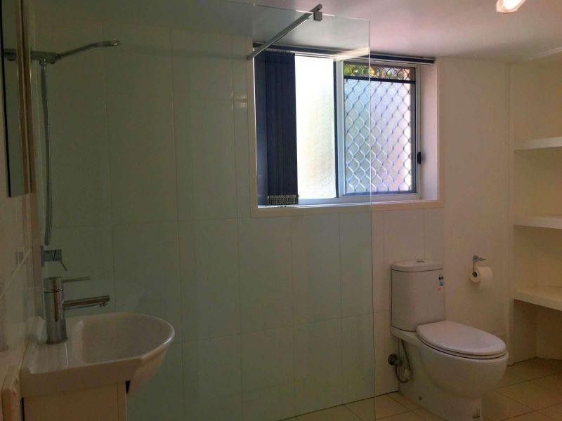 2/65 Old Burleigh Road, Surfers Paradise QLD 4217