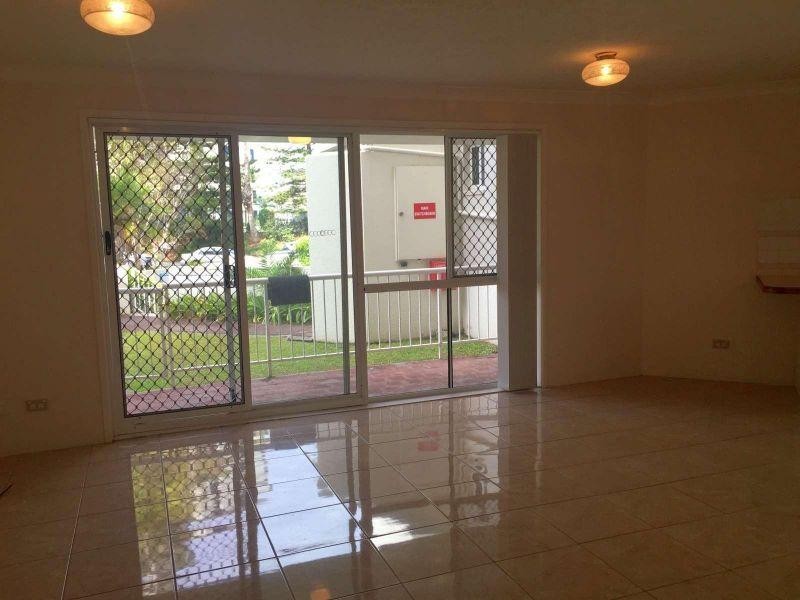 2/65 Old Burleigh Road, Surfers Paradise QLD 4217
