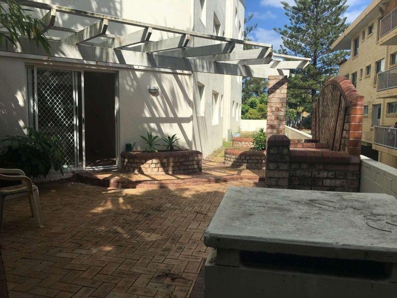 2/65 Old Burleigh Road, Surfers Paradise QLD 4217