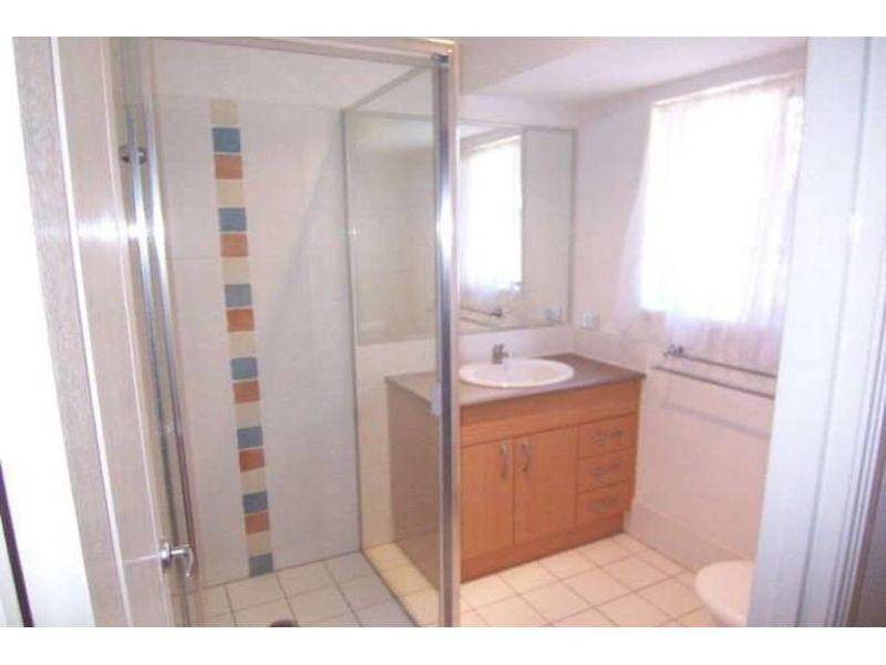 1/6 O’Doherty Avenue, Southport QLD 4215