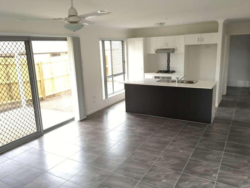 2 Rickard Close, Pimpama QLD 4209