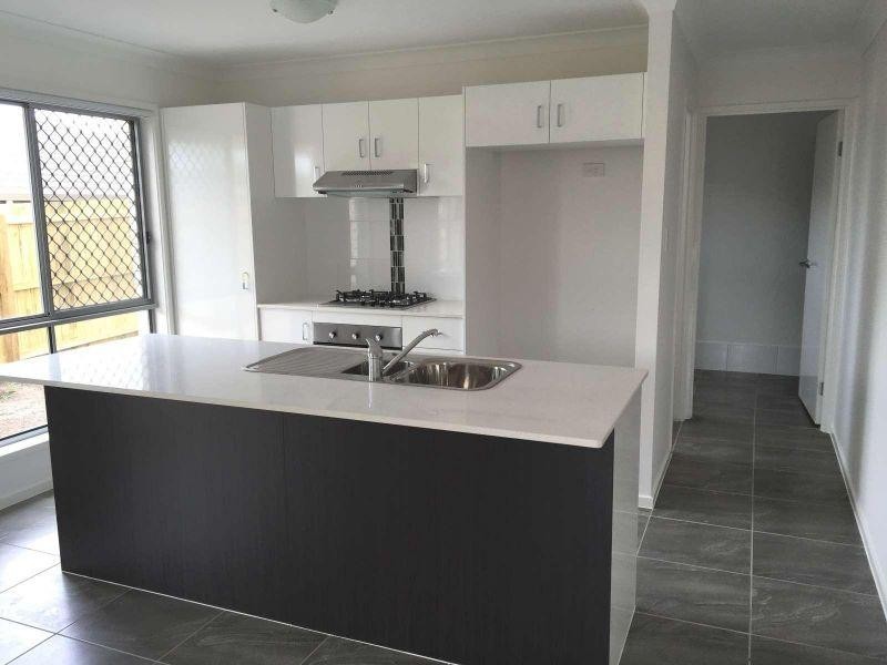 2 Rickard Close, Pimpama QLD 4209