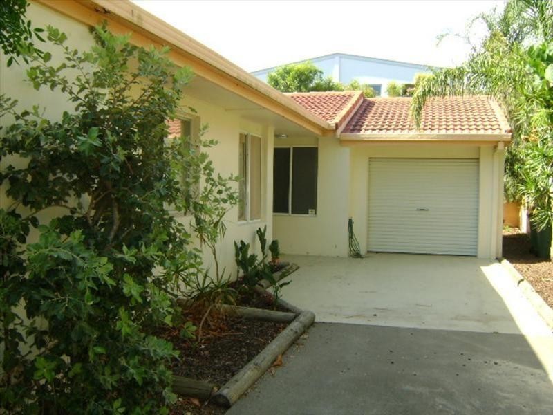 2/26 Killowill Avenue, Paradise Point QLD 4216