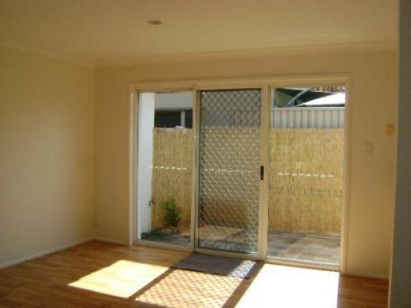 2/26 Killowill Avenue, Paradise Point QLD 4216