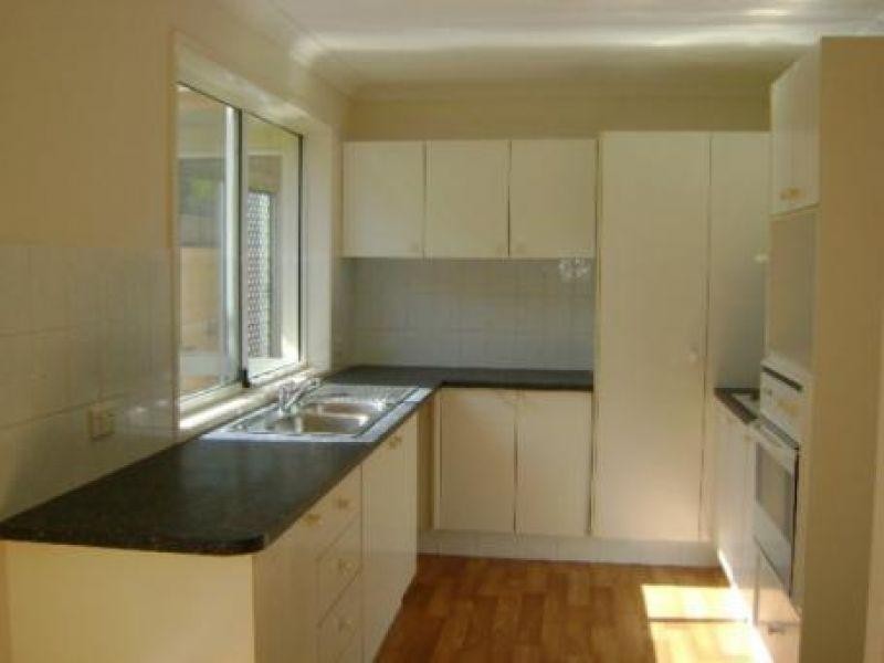 2/26 Killowill Avenue, Paradise Point QLD 4216