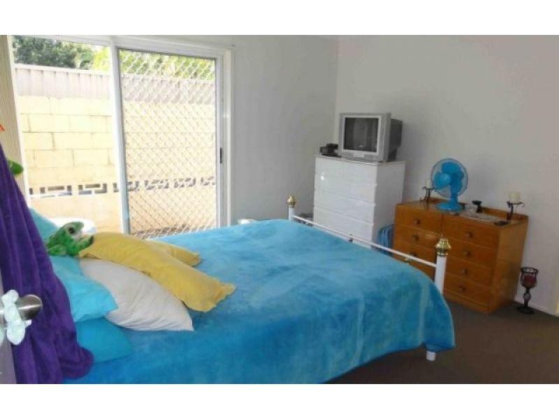 2/26 Killowill Avenue, Paradise Point QLD 4216