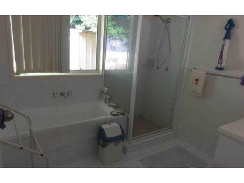 2/26 Killowill Avenue, Paradise Point QLD 4216