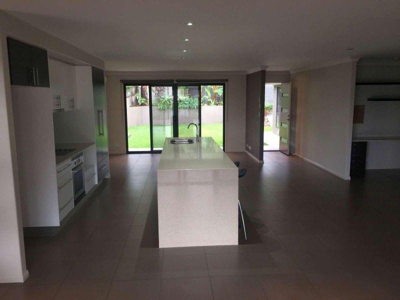 36 Sawtell Drive, Currumbin Waters QLD 4223
