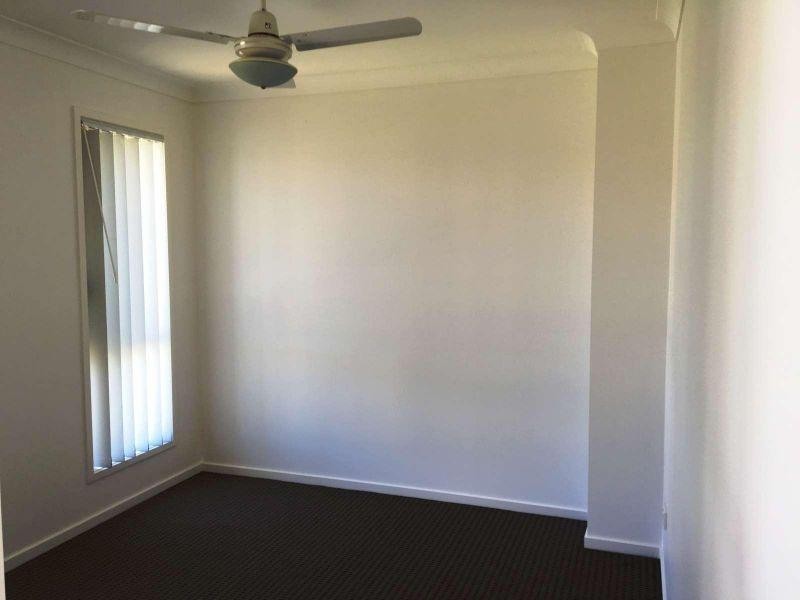 4 Rickard Close, Pimpama QLD 4209