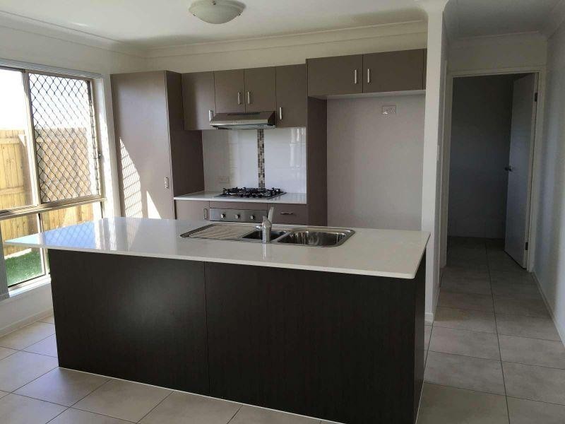 4 Rickard Close, Pimpama QLD 4209