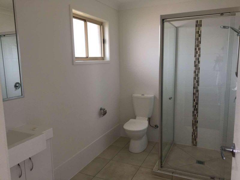 4 Rickard Close, Pimpama QLD 4209