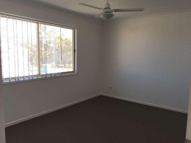 4 Rickard Close, Pimpama QLD 4209