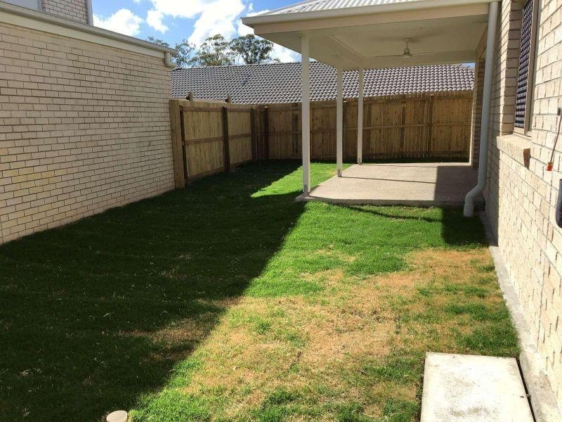 4 Rickard Close, Pimpama QLD 4209
