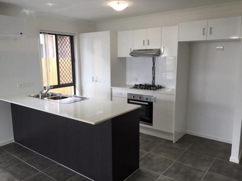 10 McVeigh Street, Pimpama QLD 4209