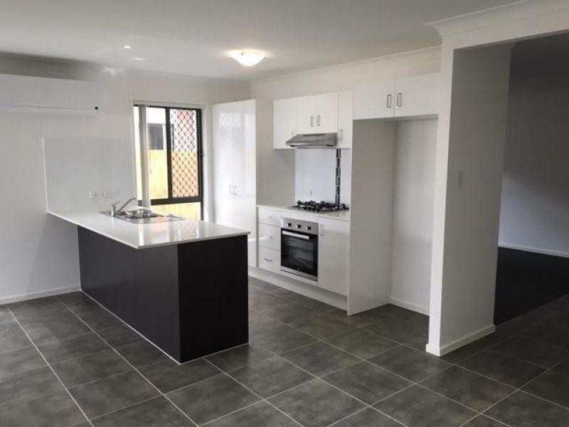 10 McVeigh Street, Pimpama QLD 4209