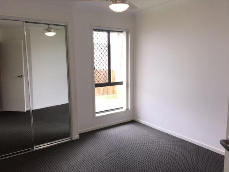 10 McVeigh Street, Pimpama QLD 4209