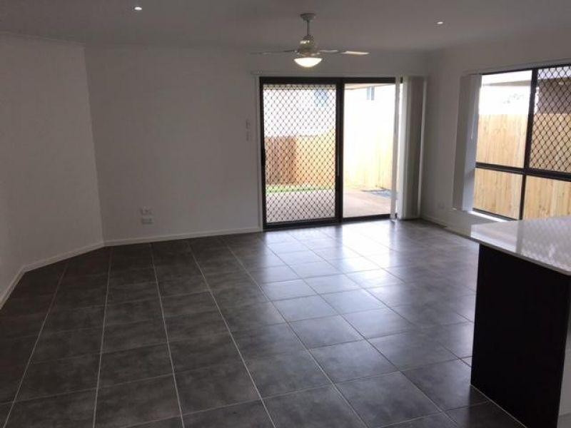 10 McVeigh Street, Pimpama QLD 4209