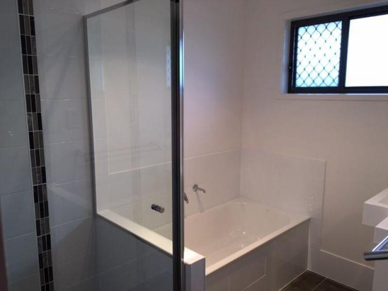 10 McVeigh Street, Pimpama QLD 4209