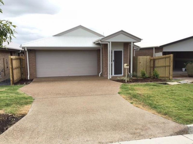 12 McVeigh Street, Pimpama QLD 4209