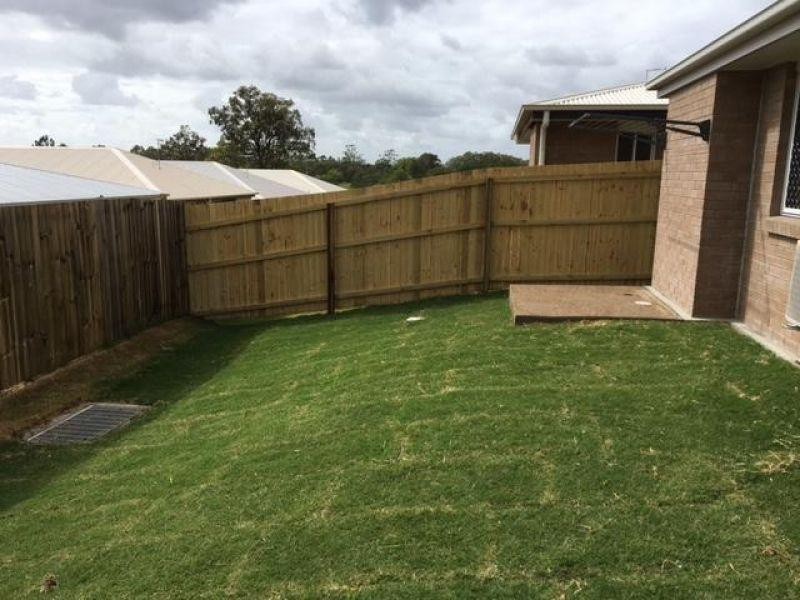 12 McVeigh Street, Pimpama QLD 4209