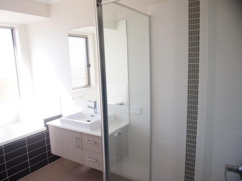 15 Flora Terrace, Pimpama QLD 4209