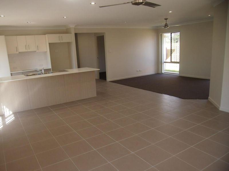 15 Flora Terrace, Pimpama QLD 4209