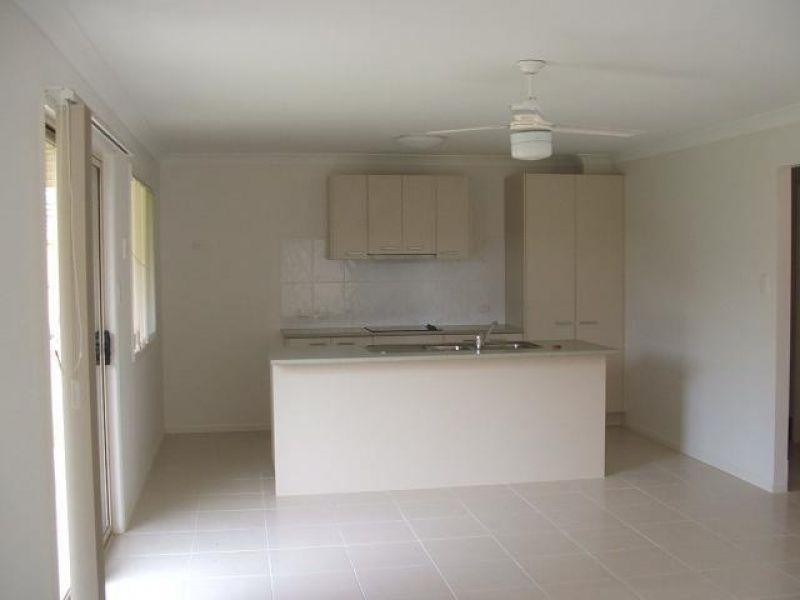 10 Arragan Court, Pacific Pines QLD 4211