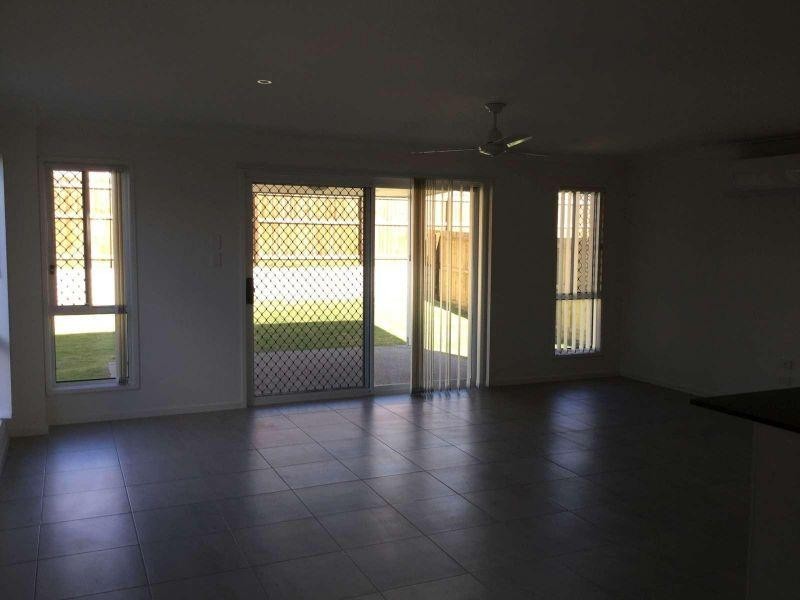 11 Perger Street, Pimpama QLD 4209