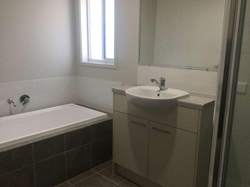 1/13 Milly Circuit, Ormeau QLD 4208